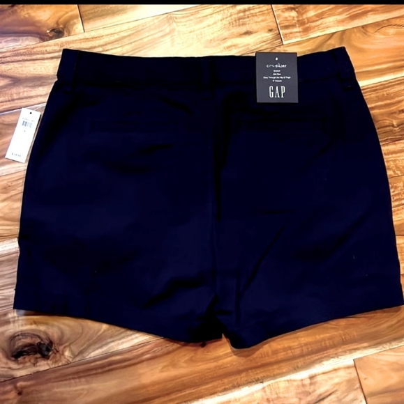 New with tags Gap City short 5" inseam - Picture 3 of 4